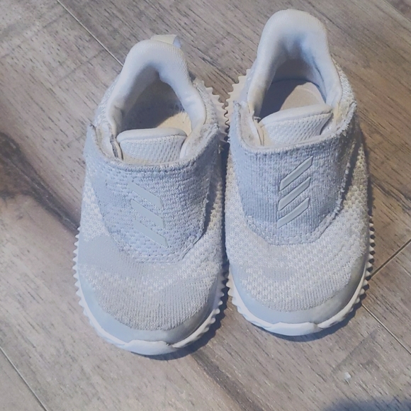 Converse and Adidas lot for toddler - Picture 6 of 9